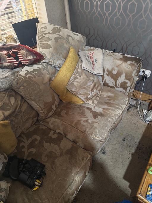 Buy & Sell Castle Bromwich Solihull - Photos for 3&4 seater settee plus wall unit