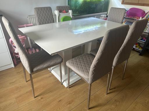 Buy & Sell Gislingham Mid Suffolk - Photos for Dining Table with 6 Chairs