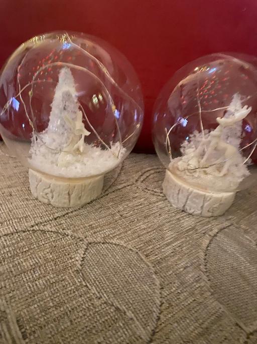 Buy & Sell Brockmoor Dudley - Photos for Pair of reindeer snow globe just need batteri