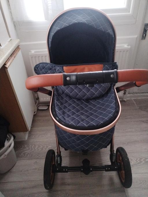 Buy & Sell Victoria Docks East London - Photos for baby posture