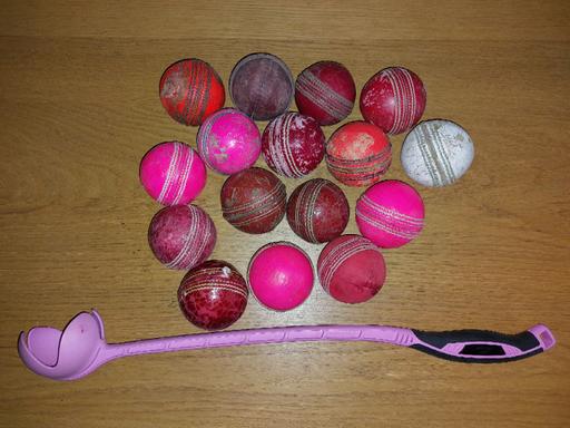 Buy & Sell Tividale Sandwell - Photos for acricket balls and ball thrower.