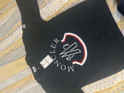 Buy & Sell - Photos for Medium moncler jumper