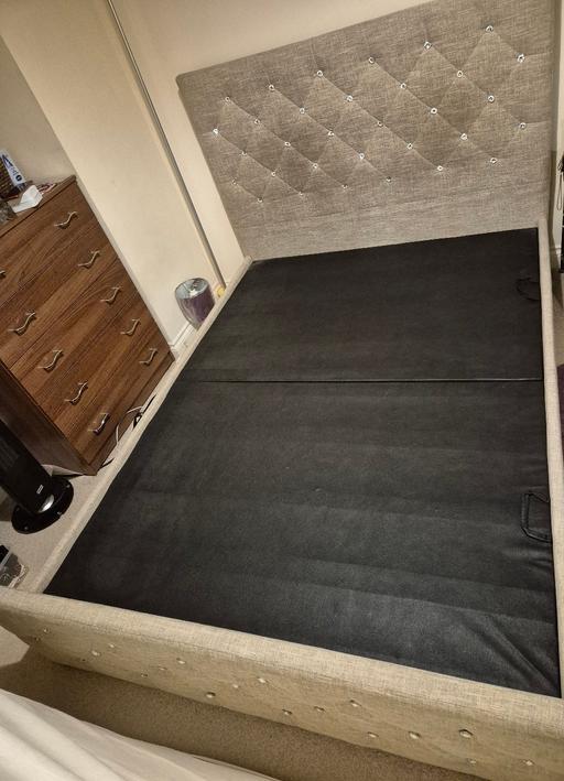 Buy & Sell Wincombe Park Wiltshire - Photos for Double storage bed with diamanté headbaord