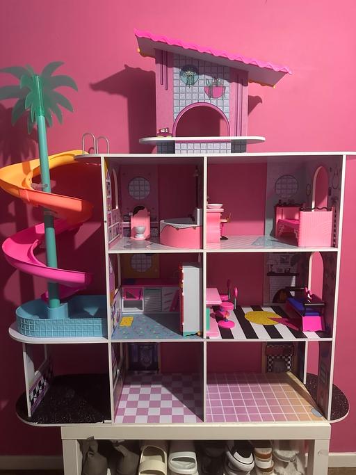 Buy & Sell Loughton Epping Forest - Photos for L.O.L doll house, dolls and Glampor van