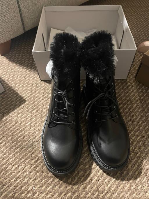 Buy & Sell Moreton-on-Lugg County of Herefordshire - Photos for Black Ugg style boots
