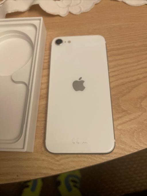 Buy & Sell Moreton-on-Lugg County of Herefordshire - Photos for iPhone SE 64gb