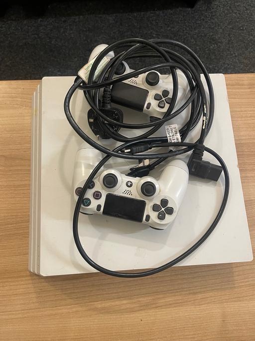 Buy & Sell Locksbottom South East London - Photos for Ps4 Plus and 2 controllers
