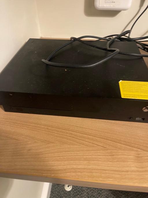 Buy & Sell Reading Town Centre Reading - Photos for Xbox one X