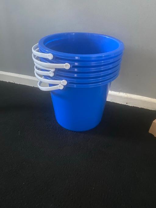 Buy & Sell Sundon Luton - Photos for 6 brand new buckets