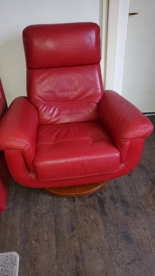 Buy & Sell Kings Heath Birmingham - Photos for Bardi Italian Leather Red Reclining Swivel Ch