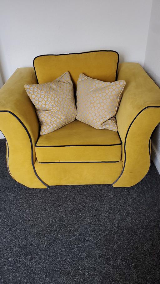 Buy & Sell Kings Heath Birmingham - Photos for Armchair in good condition with 2 cushions