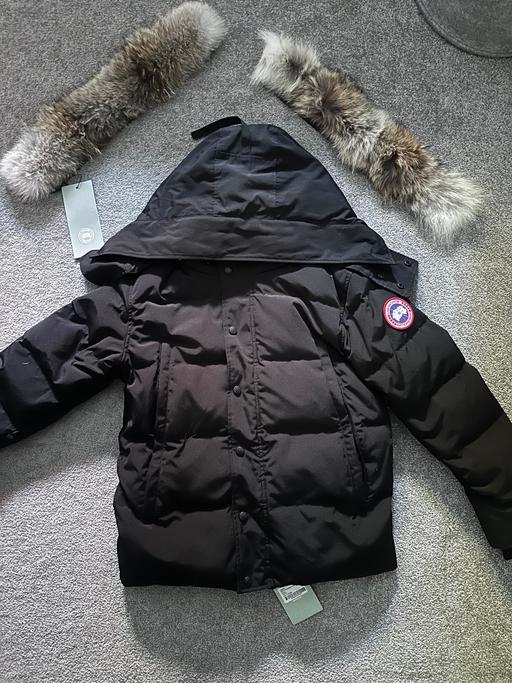 Buy & Sell Belmont Sutton - Photos for Canada Goose Wyndham (Red Badge)