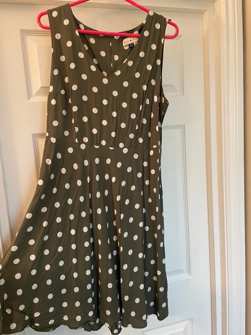 Buy & Sell Staveley Chesterfield - Photos for Dress