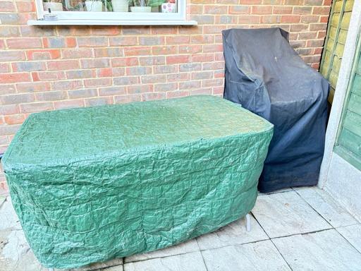 Buy & Sell White Hart Lane Station North London - Photos for Garden furniture (table , 6 chairs and tent)