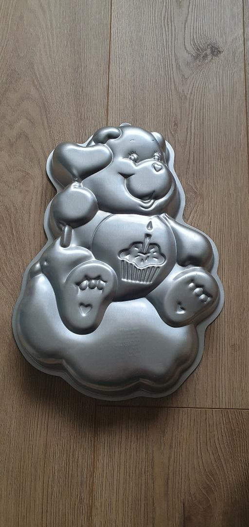 Buy & Sell Kettering North Northamptonshire - Photos for Wilton 'Care Bear' Cake Tin