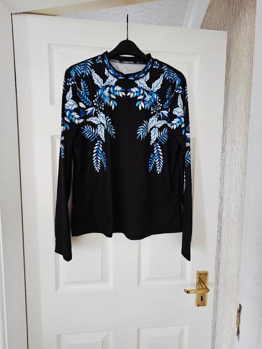 Buy & Sell Newton Doncaster - Photos for Top, size 16..like new.