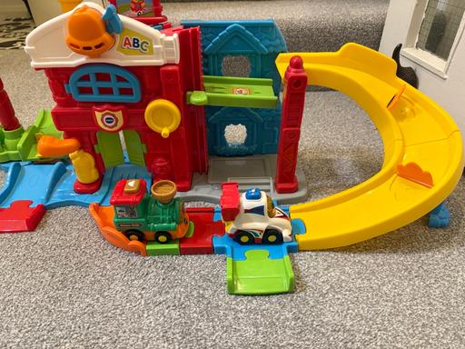 Buy & Sell Old Street East London - Photos for V-Tech Toot Toot Drivers Fire Station Toy set