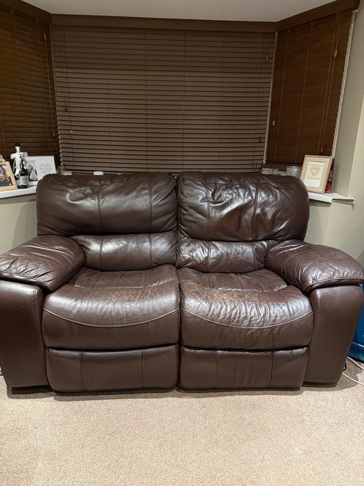 Buy & Sell Blackpool Town Centre Blackpool - Photos for Reclining 3 and 2 seater brown leather settee