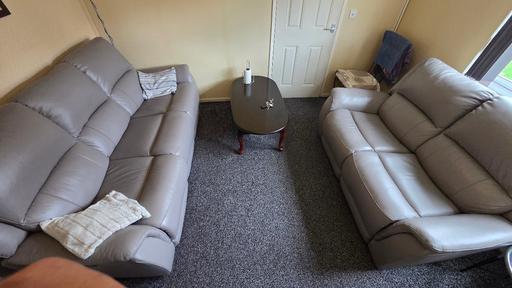 Buy & Sell Barkham Wokingham - Photos for Myles 3+2 Seater Power Recliner & Table
