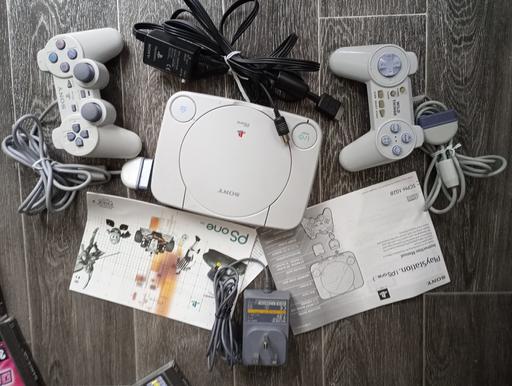 Buy & Sell Rothwell North Northamptonshire - Photos for Retro fully working PsOne console & bundle