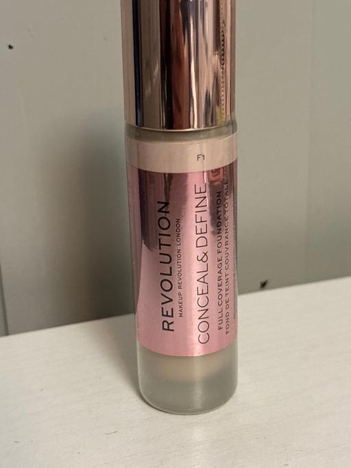 Buy & Sell Duckmanton Chesterfield - Photos for Revolution conceals & define foundation