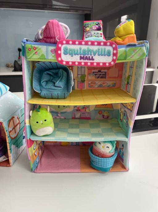 Buy & Sell Hayley Green Dudley - Photos for Squishville ski chalet and mall sets