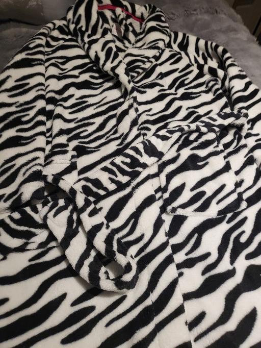 Buy & Sell Archway North London - Photos for dressing gown