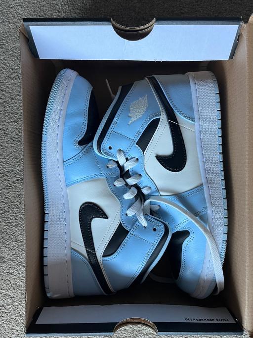 Buy & Sell Hasbury Dudley - Photos for Nike air Jordan mid ice blue 5.5uk