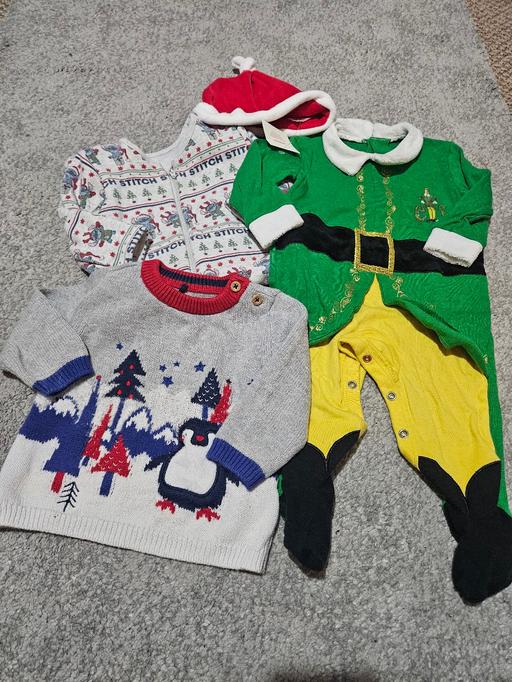 Buy & Sell Weston Point Halton - Photos for 3-6 months Christmas bundle