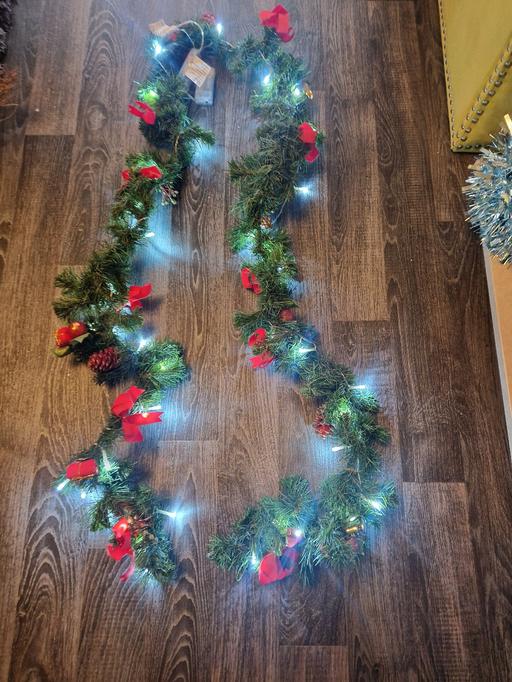 Buy & Sell Scholes Rotherham - Photos for A battery operated garland