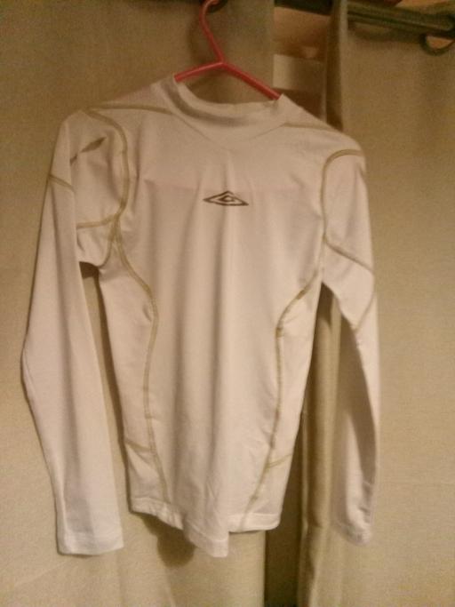 Buy & Sell Yew Tree Estate Sandwell - Photos for Long sleeve Football Top.