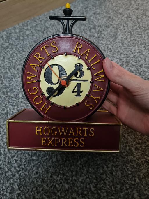 Buy & Sell Altham West Hyndburn - Photos for Harry Potter 9 3/4 Clock