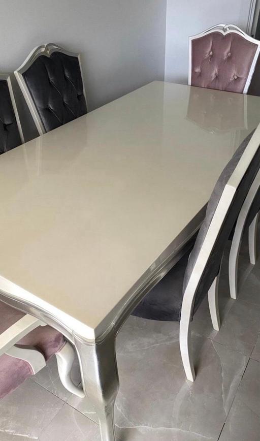 Buy & Sell Quine`s Hill Douglas - Photos for Table with 6 chairs