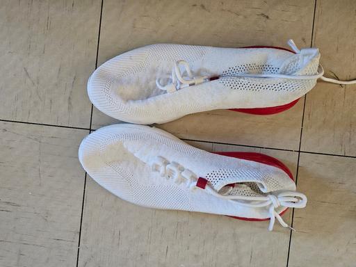 Buy & Sell Farnborough Rushmoor - Photos for White and red crosshatch running trainers