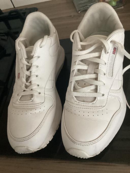 Buy & Sell Southdene Knowsley - Photos for Size 6 reebok’s classic