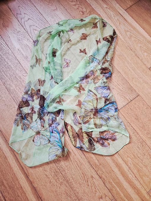 Buy & Sell Newton Doncaster - Photos for Pretty chiffon butterfly scarf..like new.