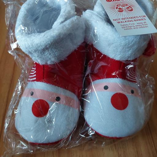Buy & Sell Ocker Hill Sandwell - Photos for christmas baby booties 9-12mths santa