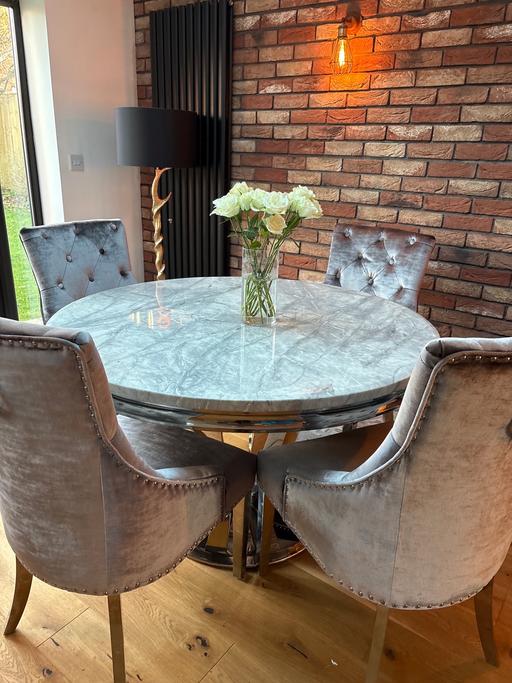 Buy & Sell Tytherington Business Park Cheshire East - Photos for Dining table & 4 chairs
