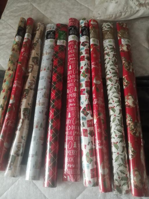 Buy & Sell Moseley Village Wolverhampton - Photos for New 10 rolls Xmas paper 7 Mtr