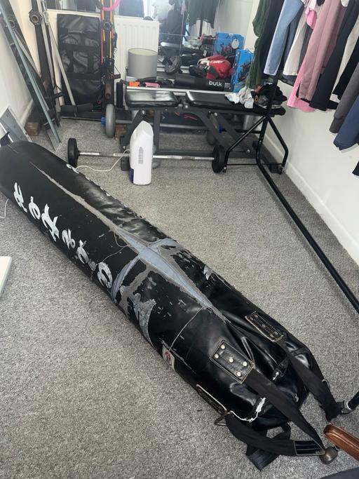 Buy & Sell Streatham South West London - Photos for BOXING BAG (Heavy duty used)