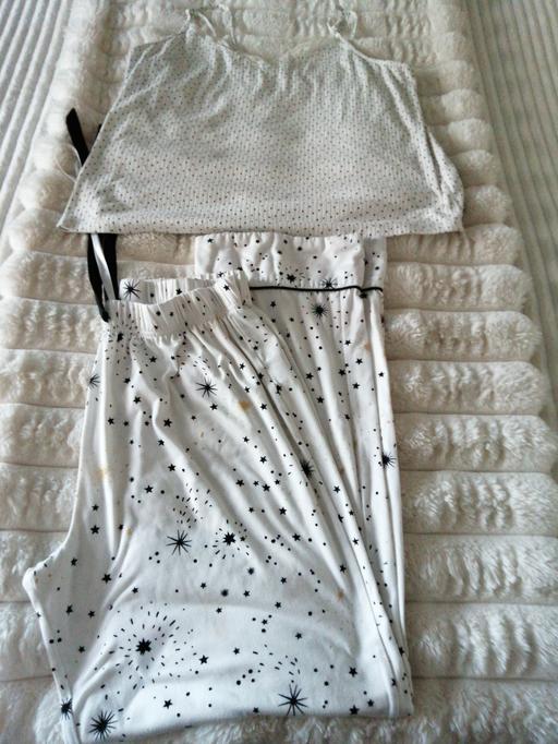 Buy & Sell Wednesfield Wolverhampton - Photos for odd/top & bottoms, top *L* bottoms, *10 /12