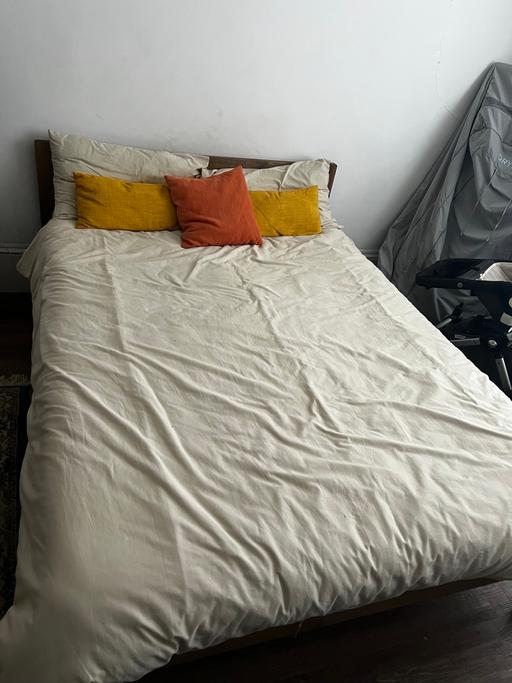 Buy & Sell Tottenham North London - Photos for Solid wood bed frame