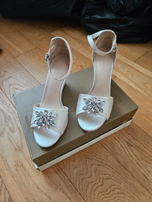 Buy & Sell Newton Doncaster - Photos for Monsoon bridal shoes, size 5..NEW