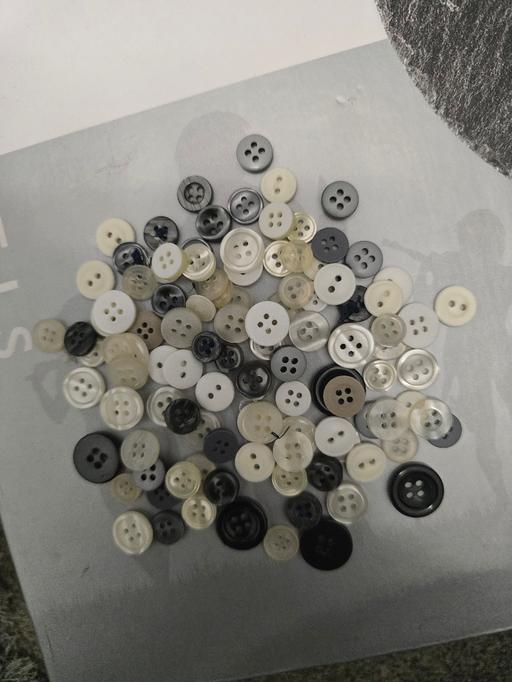 Buy & Sell Rowley Regis Sandwell - Photos for bag of small mixed colour buttons