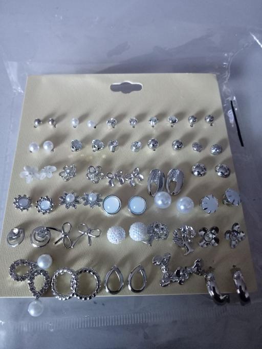 Buy & Sell Horncastle East Lindsey - Photos for new pack of carded earrings