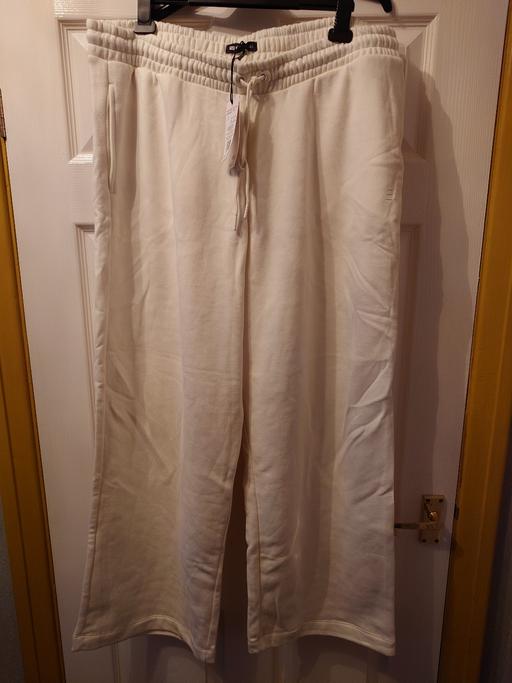 Buy & Sell Woodthorpe Charnwood - Photos for Women's cream joggers size 20-22