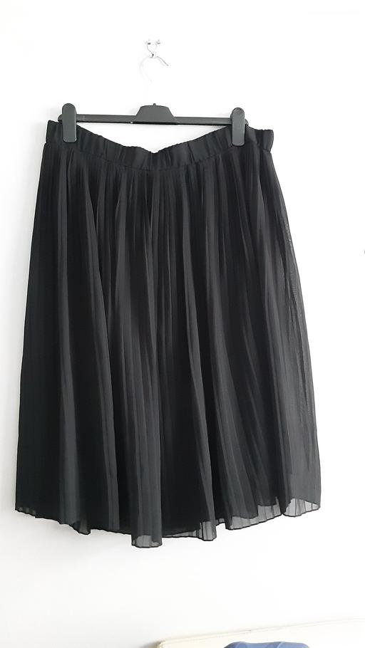 Buy & Sell Hadleigh Road Industrial Estate Ipswich - Photos for Ladies pleated skirt