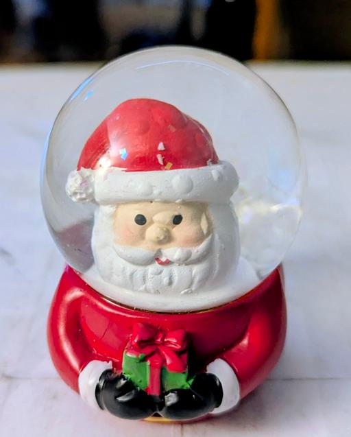 Buy & Sell Georgetown Blaenau Gwent - Photos for 🎄 Christmas small Santa snow dome. New