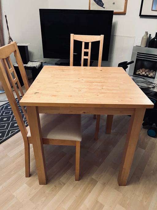 Buy & Sell Thornton Heath Croydon - Photos for Table and two chairs