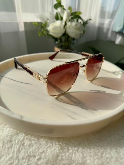Buy & Sell Streatham Common South West London - Photos for Retro gold metal aviator sunglasses